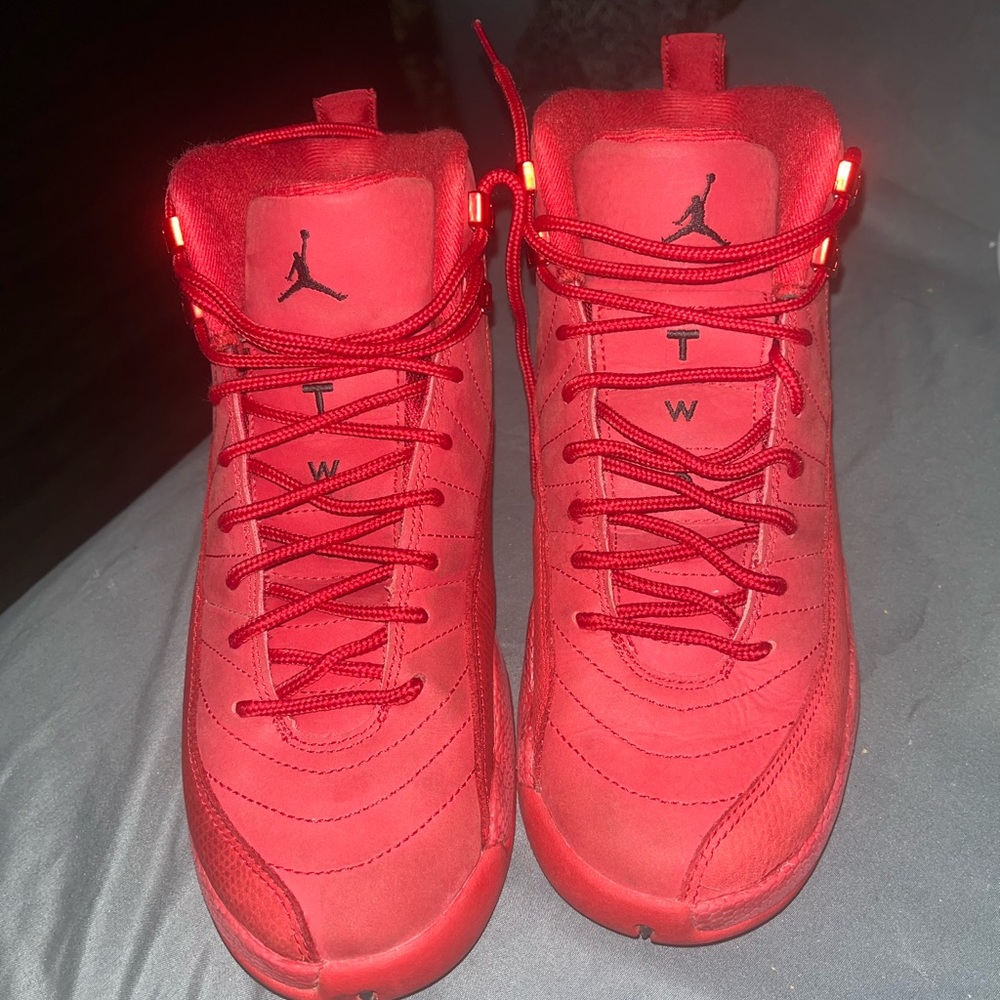 Size 7 youth  “gym red” retro look Jordan’s .